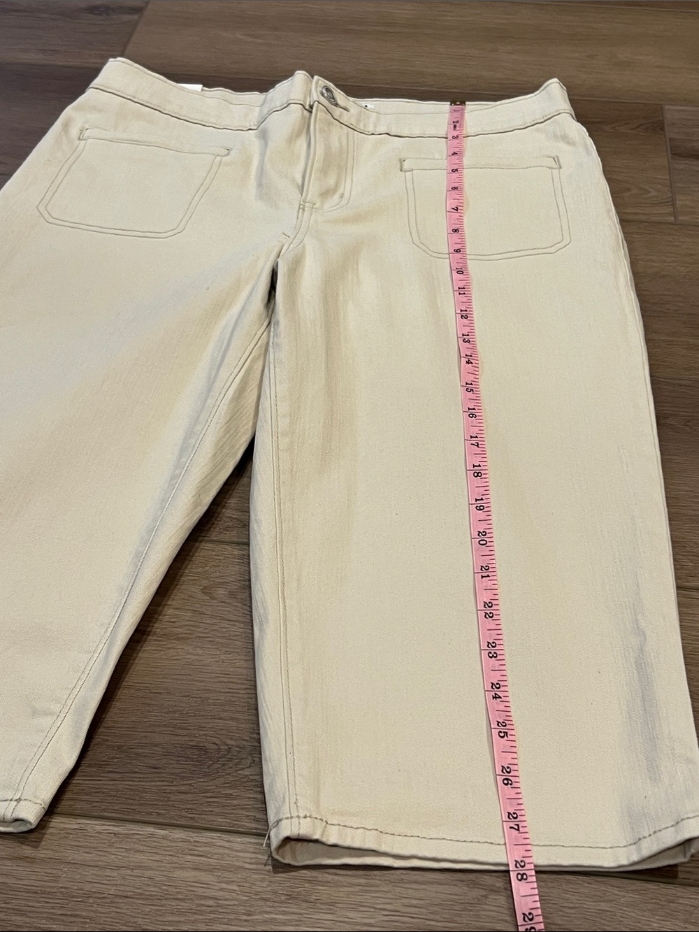 NWT Code Bleu Skimmer 10 Petite Below Knee-Length Light Khaki Shorts Modest - Picture 3 of 14